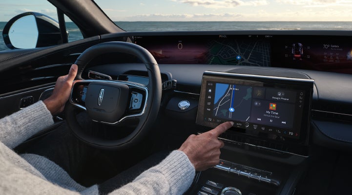 The driver of a 2024 Lincoln Nautilus® SUV interacts with the new Lincoln Digital Experience. | Astro Lincoln in Pensacola FL