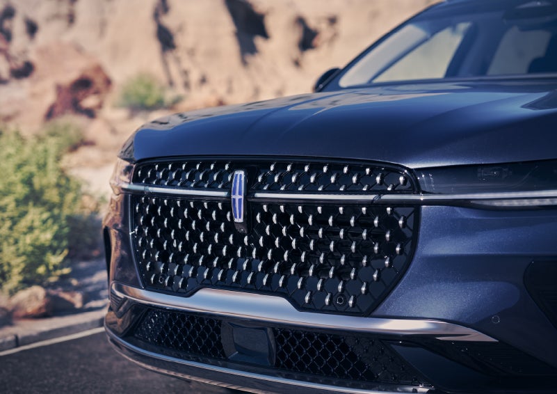 The stylish grille of a 2024 Lincoln Nautilus® SUV sparkles in the sunlight. | Astro Lincoln in Pensacola FL
